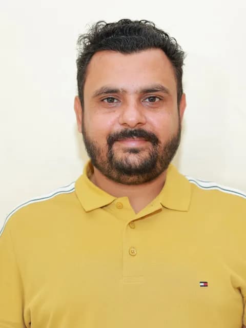 Deepak Sharma — Physics faculty at Chaitanya's Academy